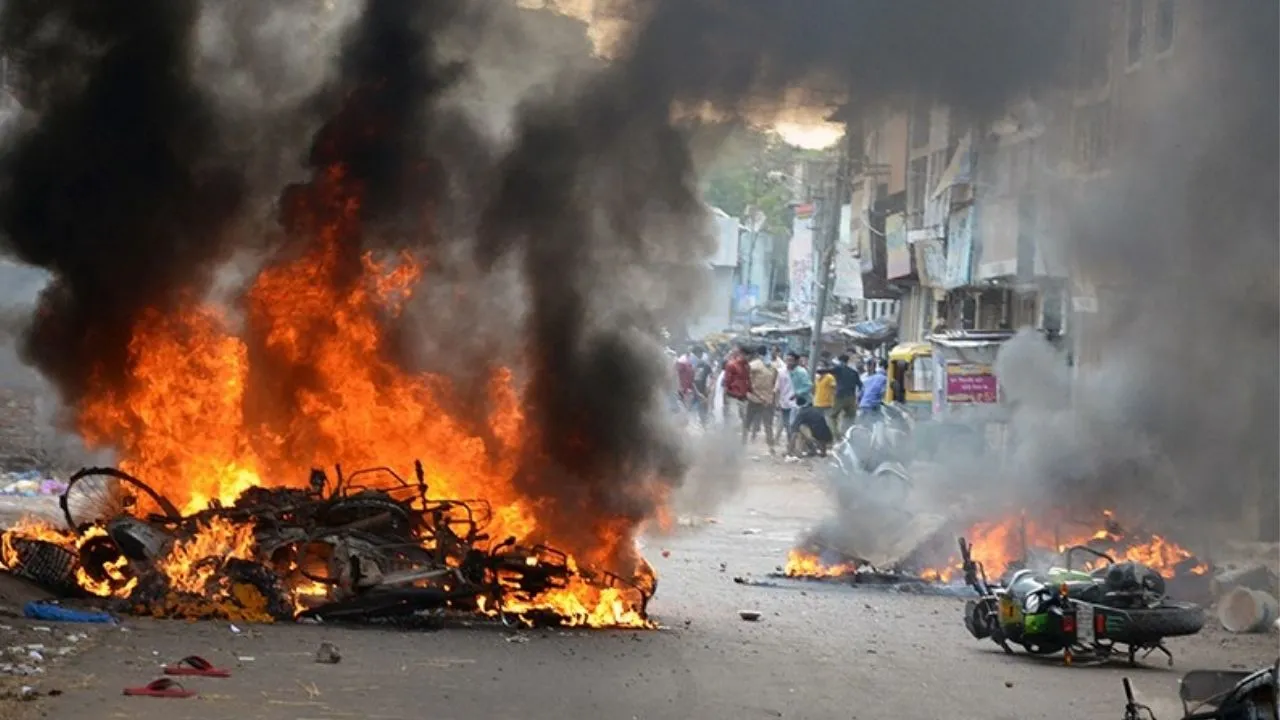 Bachchu Kadu claims Hindu-Muslim riots may break out in Amravati